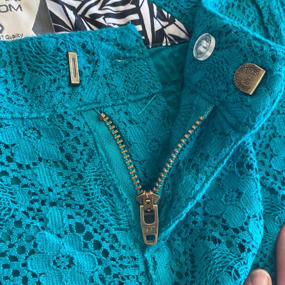 Lace volcom shorts 3” inseam - Picture 6 of 6